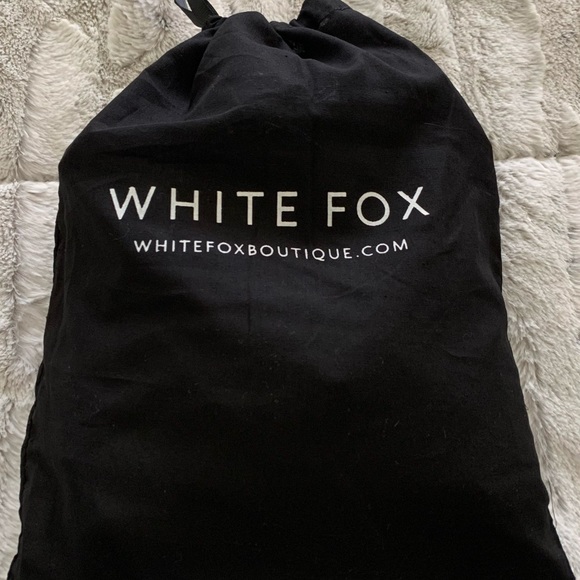 All This Love Crop- Black (M) NWT - Picture 6 of 7